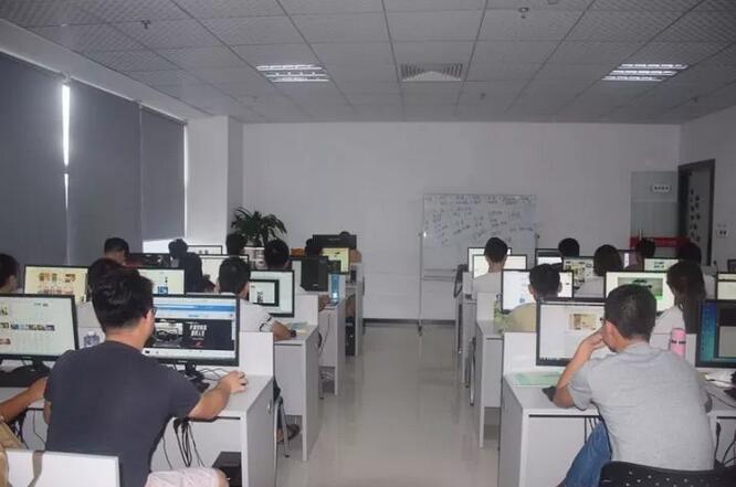 给大家介绍下,这是我学习UI设计的地方 @云和数据深圳中心