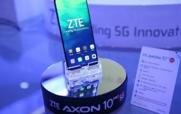 1551405354716053.jpg 配图6 中国联通与中兴联合发布中兴首款5G旗舰手机.jpg