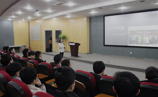 1551491870433948.jpg 配图1 云和数据集体毕业典礼隆重举行.jpg